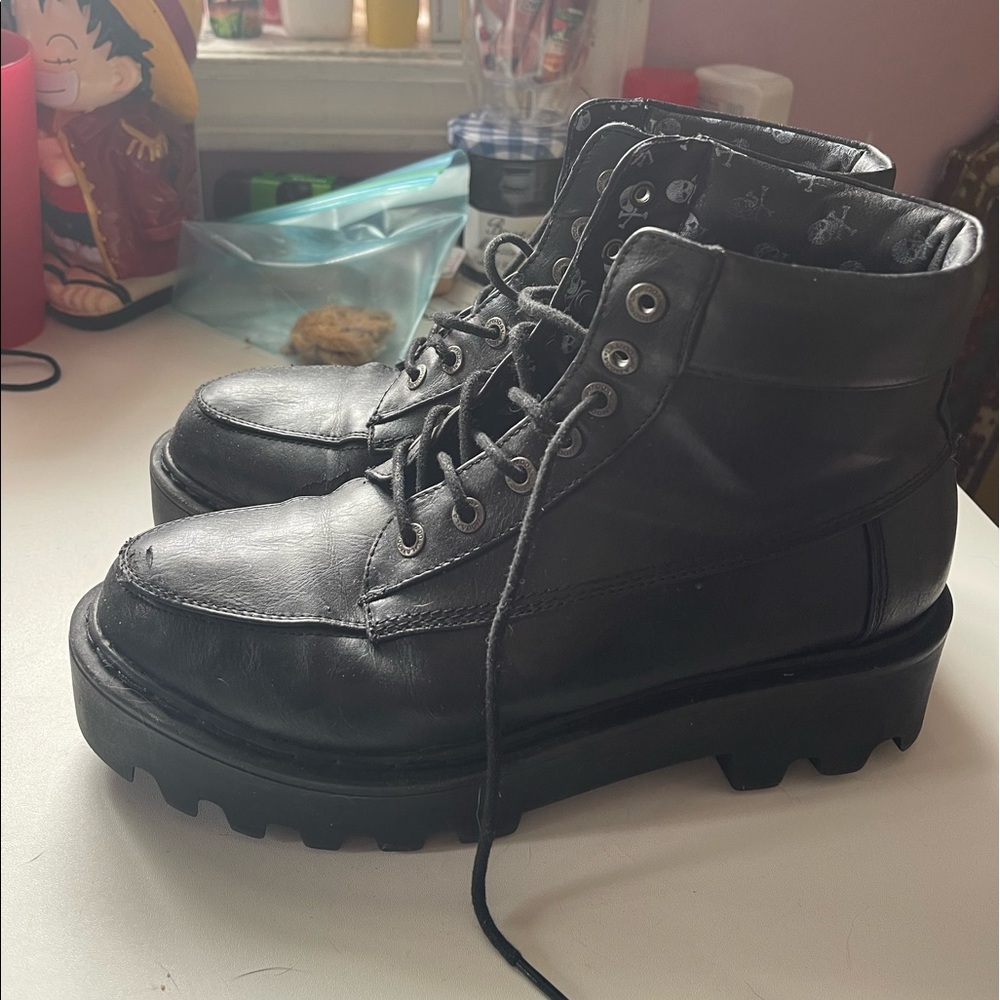 La moda hiker boots